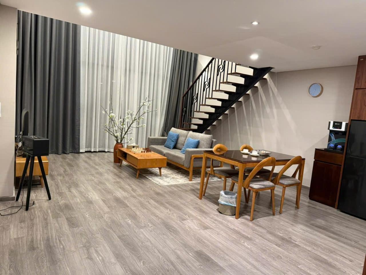 Pentstudio West Căn hộ