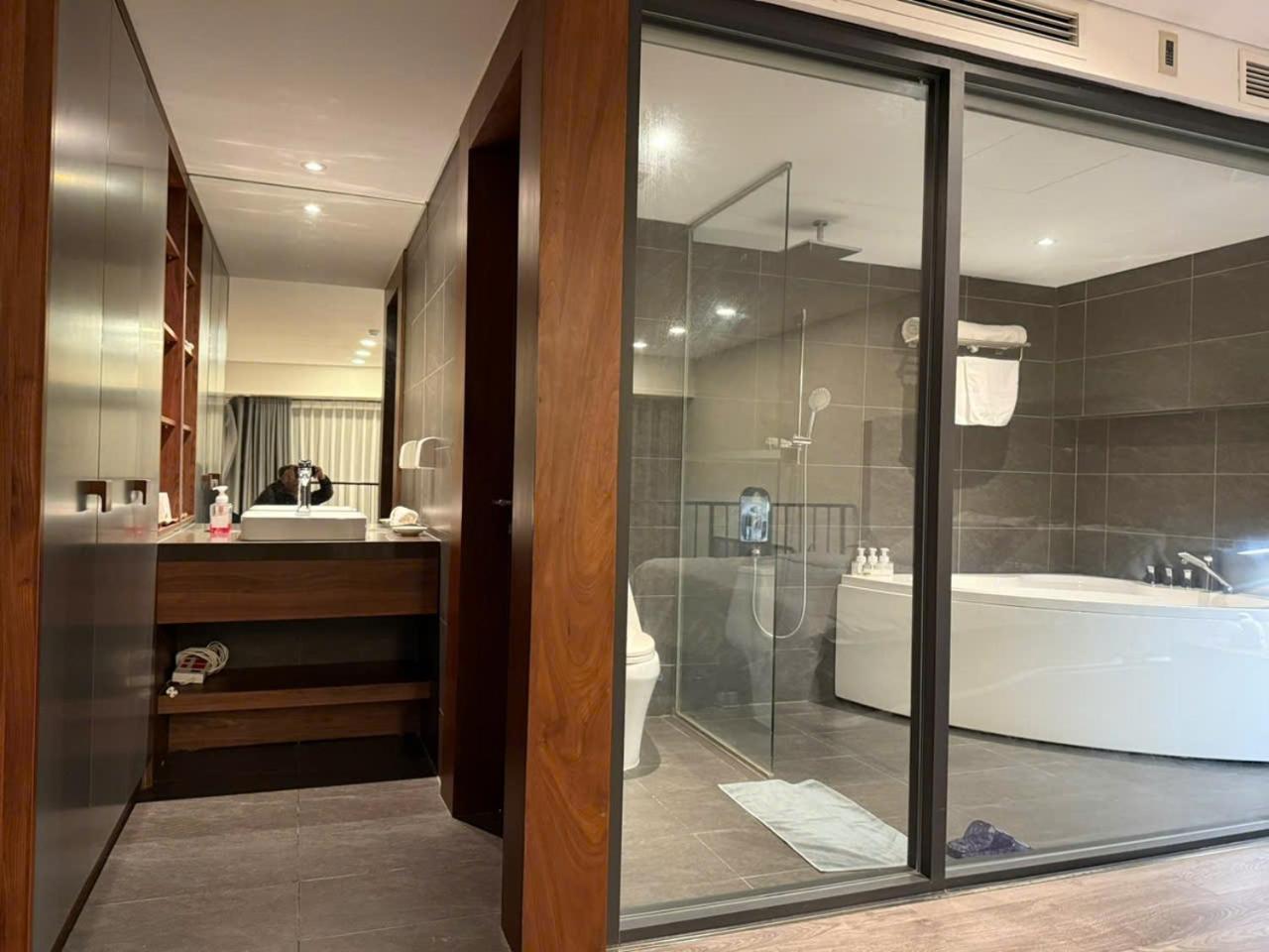 Pentstudio West * Hà Nội